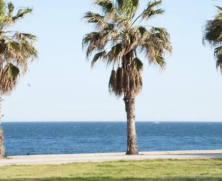 Cerca Del Mar *